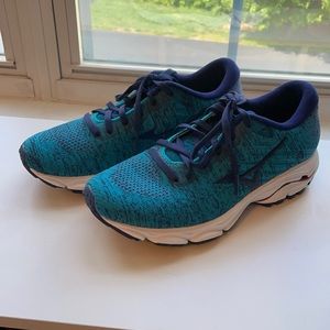 Mizuno Wave Sonic running shoes.